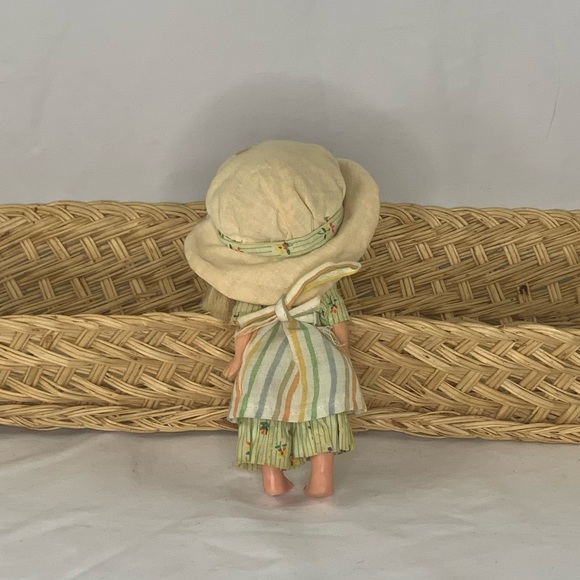 Vintage 1975 KTC ~ Holly Hobbie Friend Amy 6" Knickerbocker Doll w/Sun hat - Picture 4 of 4